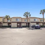 5 Minutes Walk To Beach, Family Friendly Condo With Shared Pool, Tennis Court