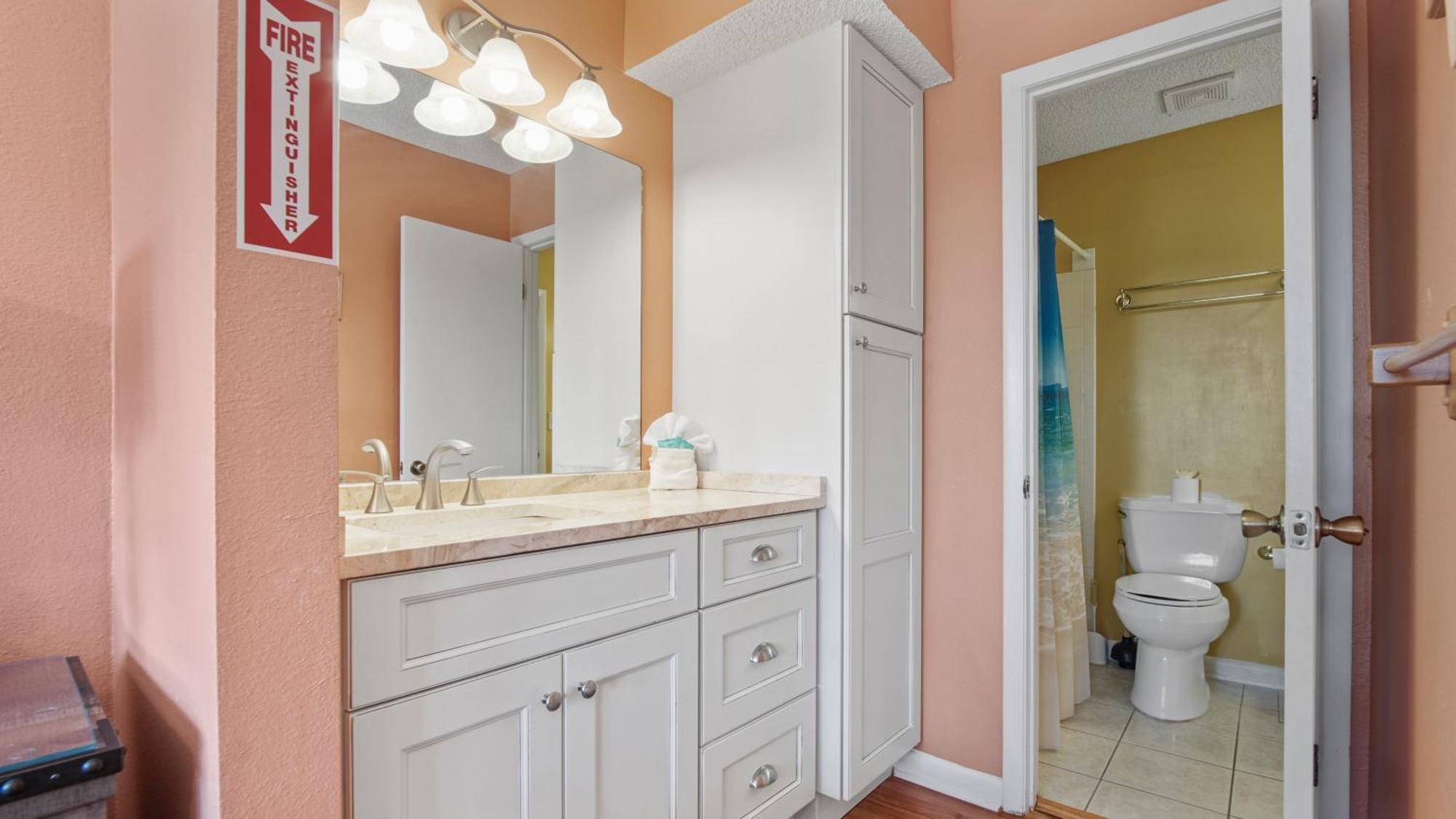 5 Minutes Walk To Beach, Family Friendly With Shared Pool, Tennis Court