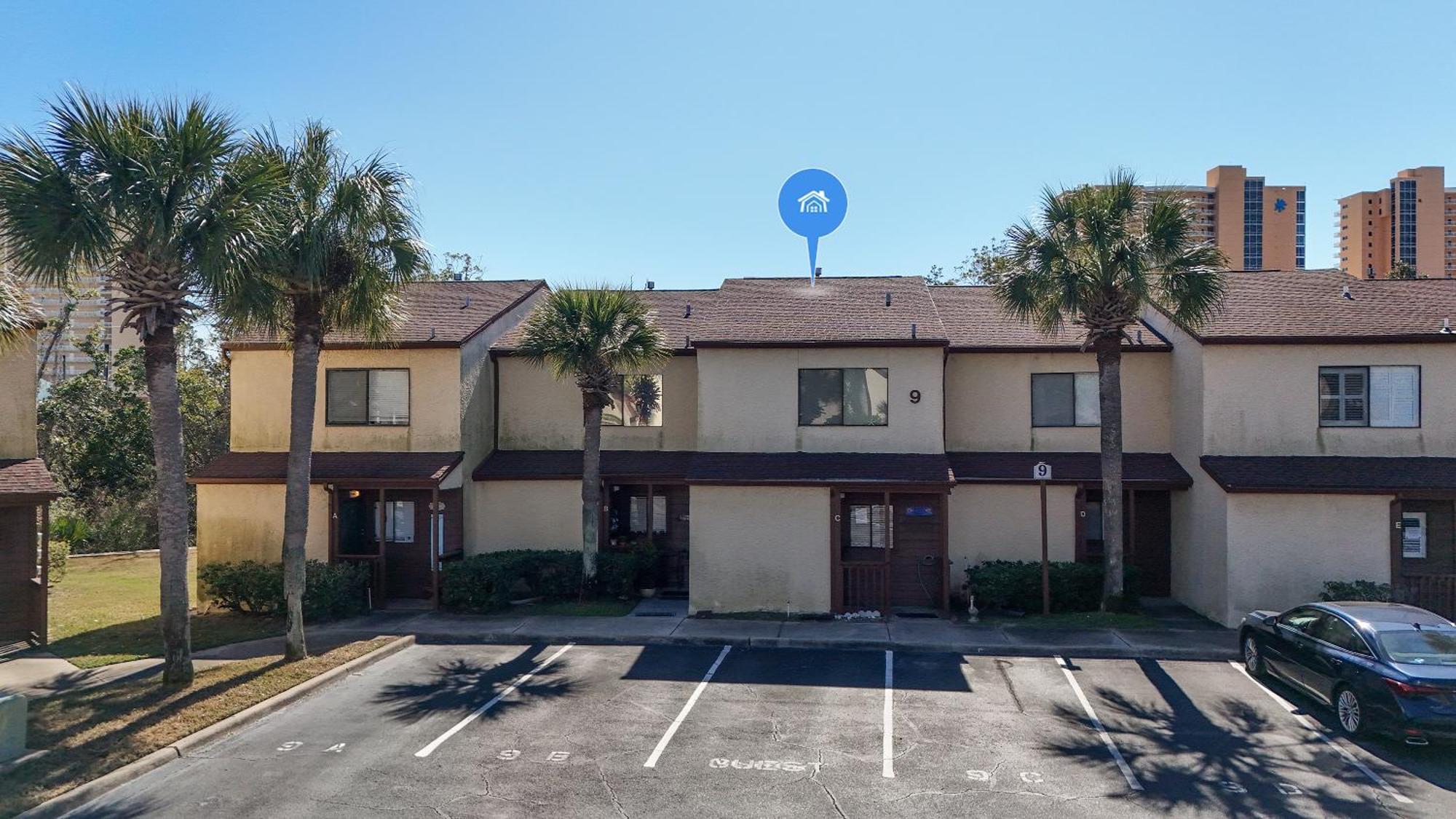 Aparthotel 5 Minutes Walk To Beach, Family Friendly With Shared Pool, Tennis Court
